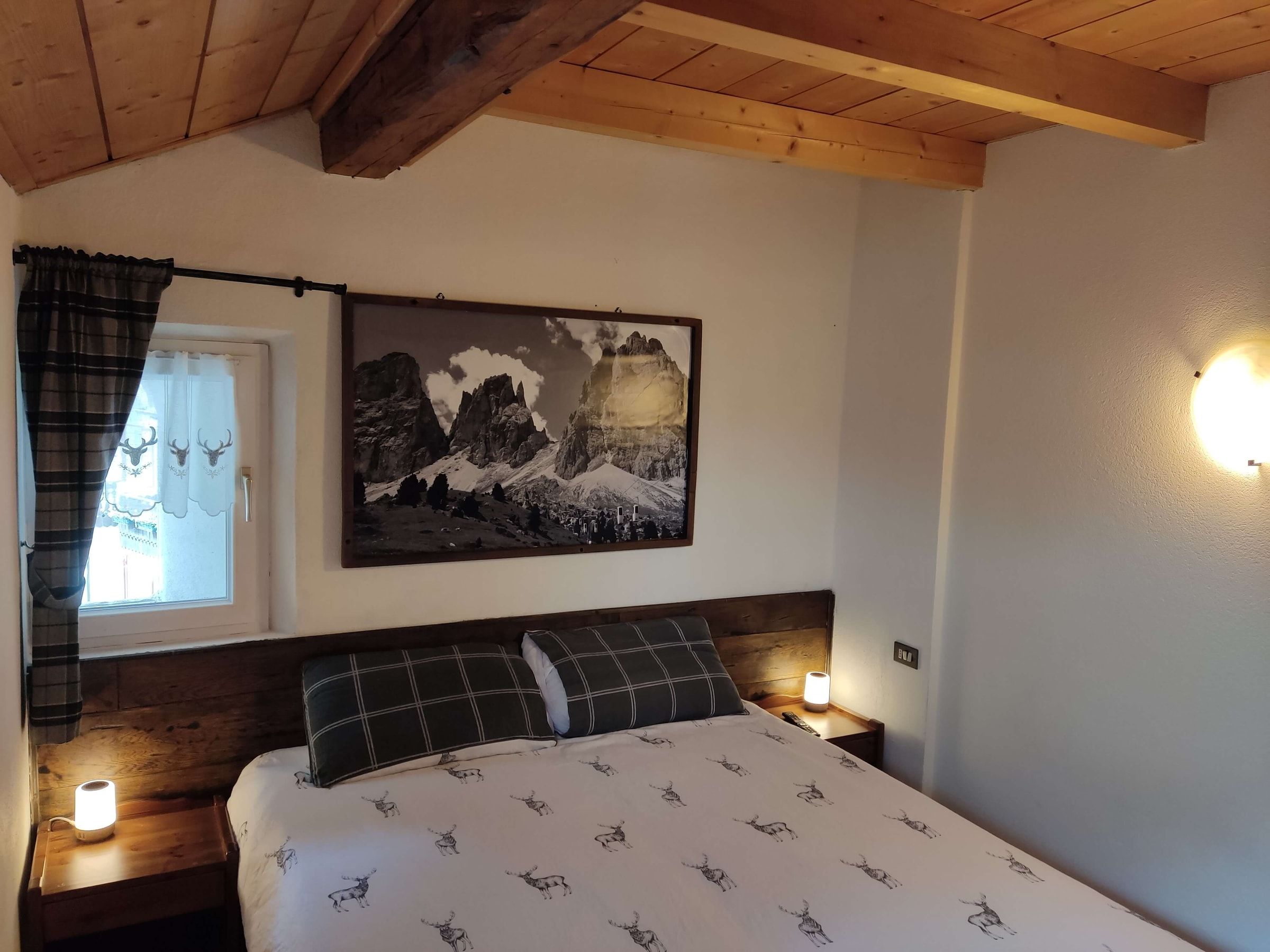 Zweibettzimmer mit zusammengestellten Einzelbetten