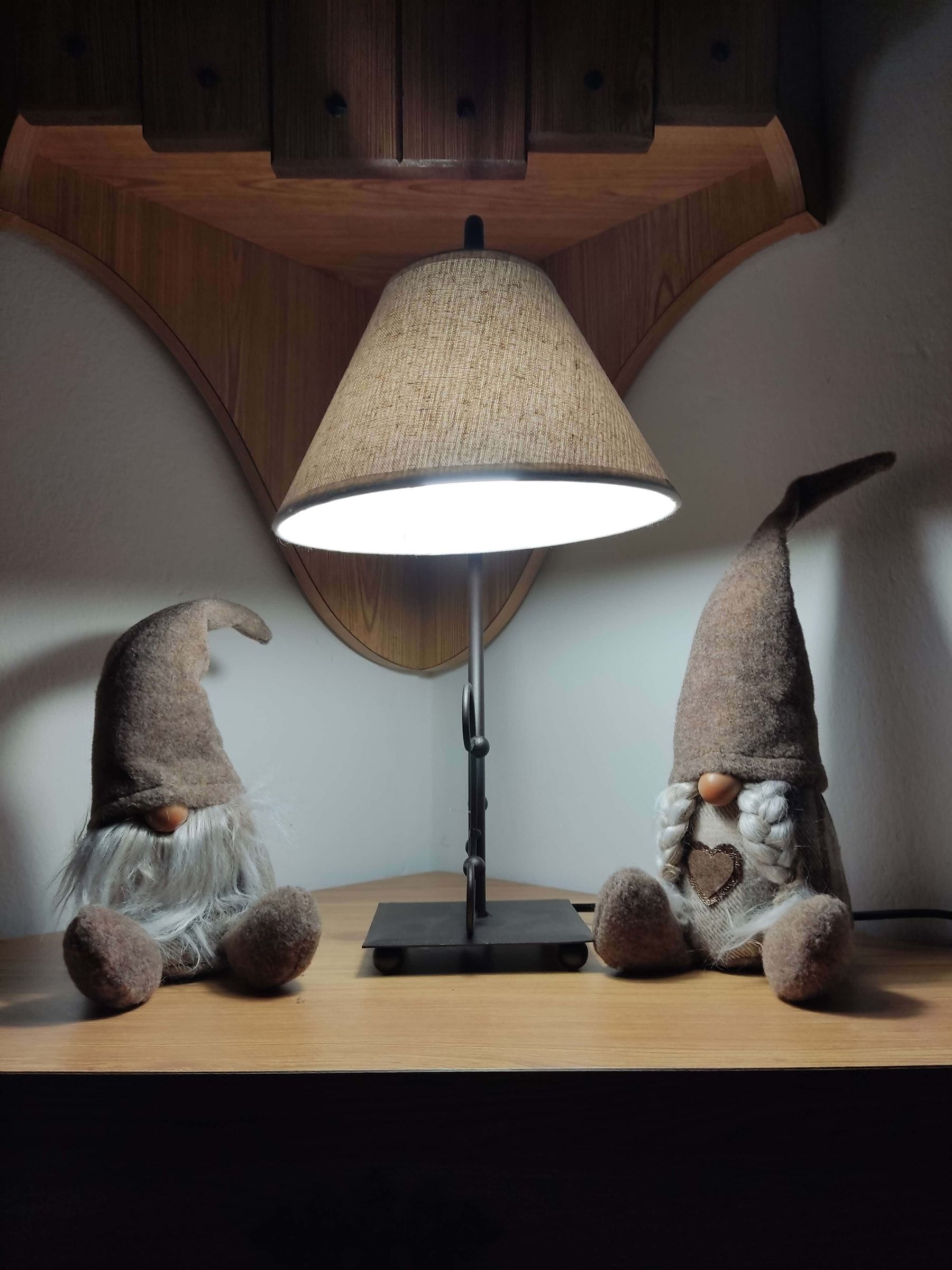 Dekodetail: Lampe und Wollwichtel