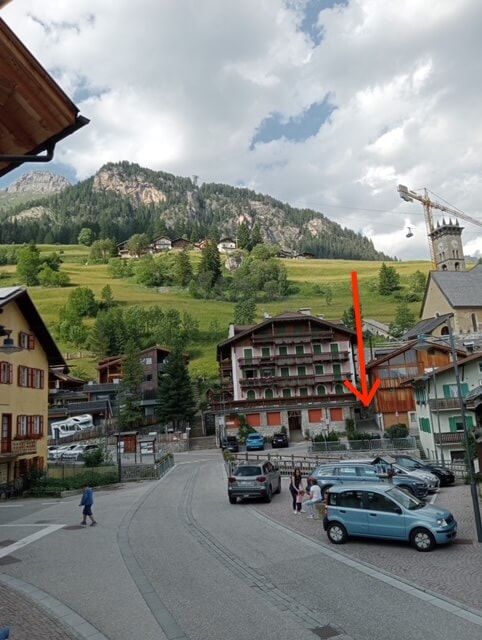 Lage des Hauses im Zentrum von Campitello di Fassa
